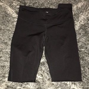 BLACK MID RISE OLD NAVY LEGGINGS